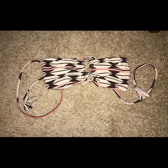 Acacia top - Picture 1 of 2